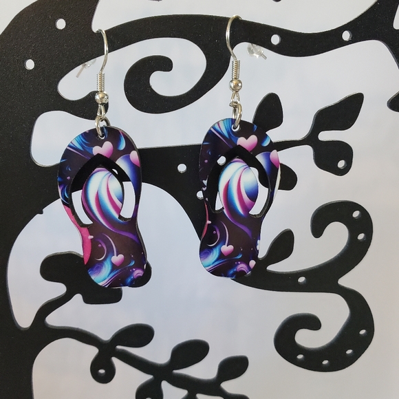 Heart Design Flip Flop Earrings - Picture 2 of 7